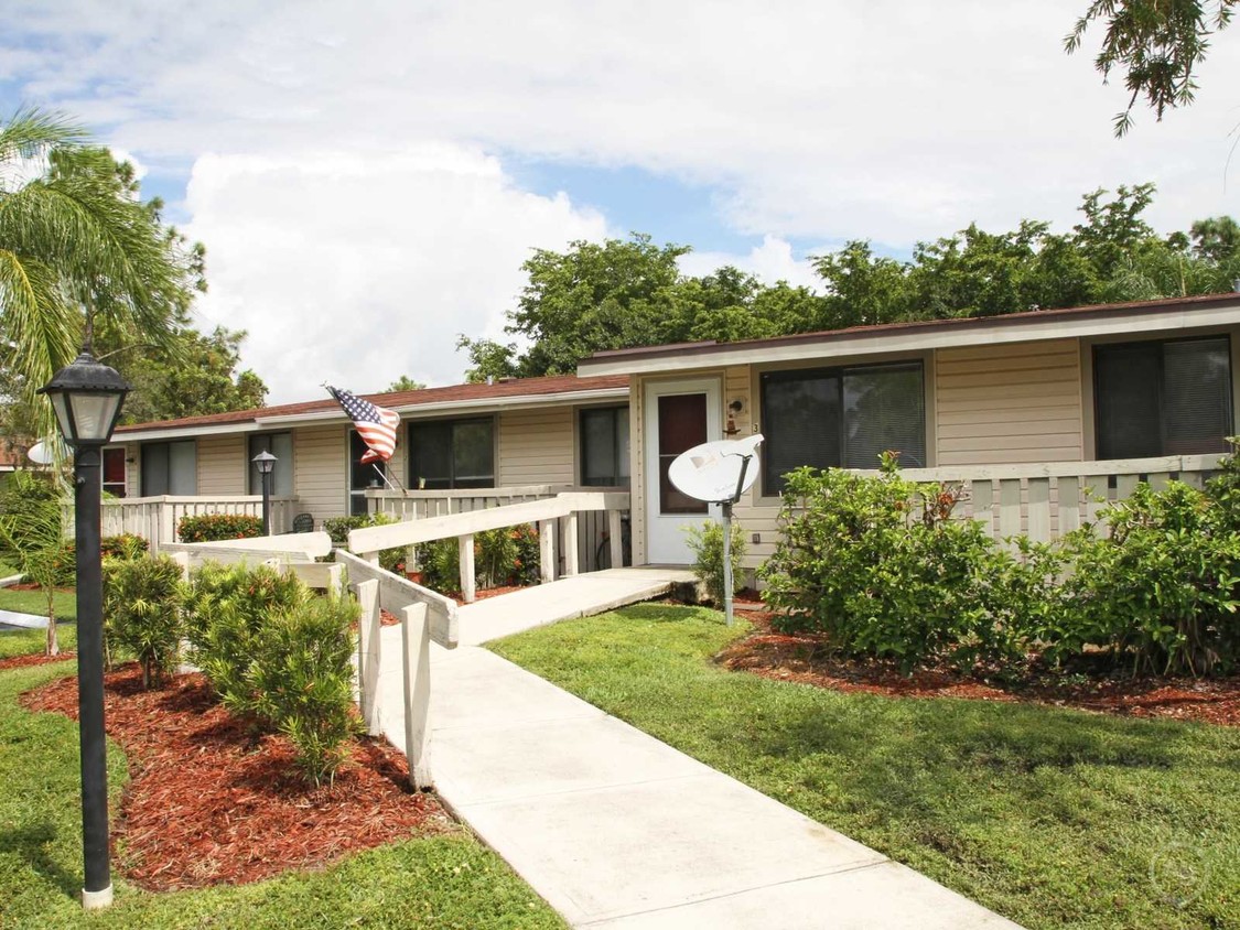 Building Photo - 15105 Pine Meadow Dr