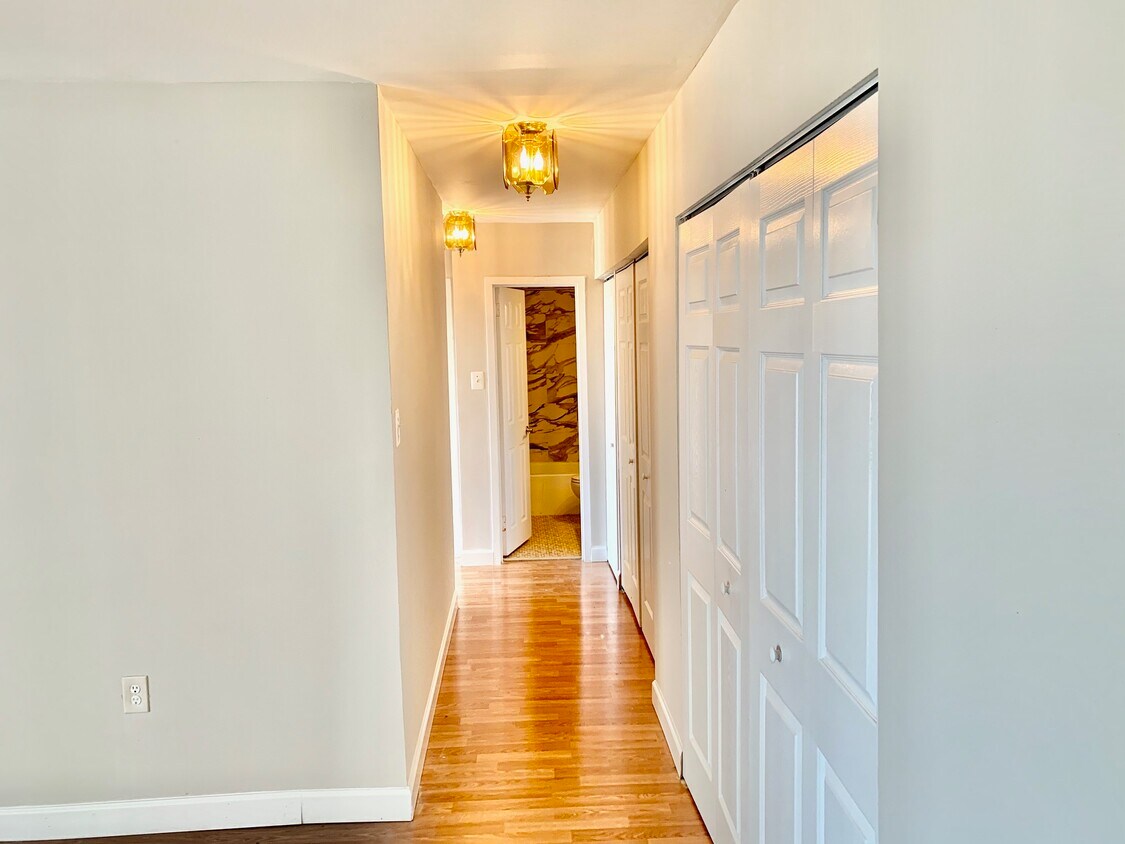 5250 Valley Dr Unit 612, Alexandria, VA 22304 Apartment for