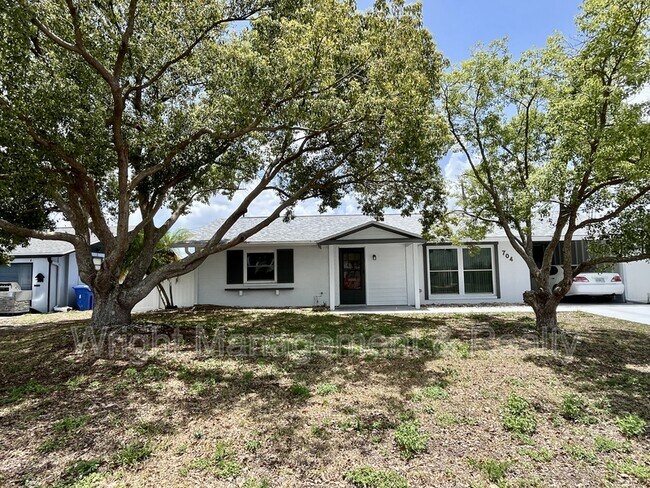 Foto del edificio - 704 Torrey Pines Ave