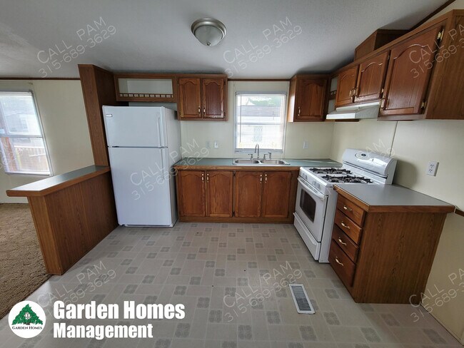 Building Photo - 9 Cedar Ln