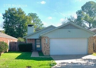 Building Photo - 1720 Magnolia Ln