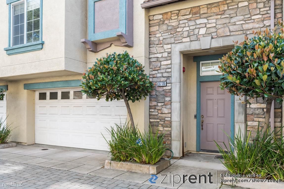 Foto principal - 4 br, 3 bath Townhome - 3770 Tivoli Garden...