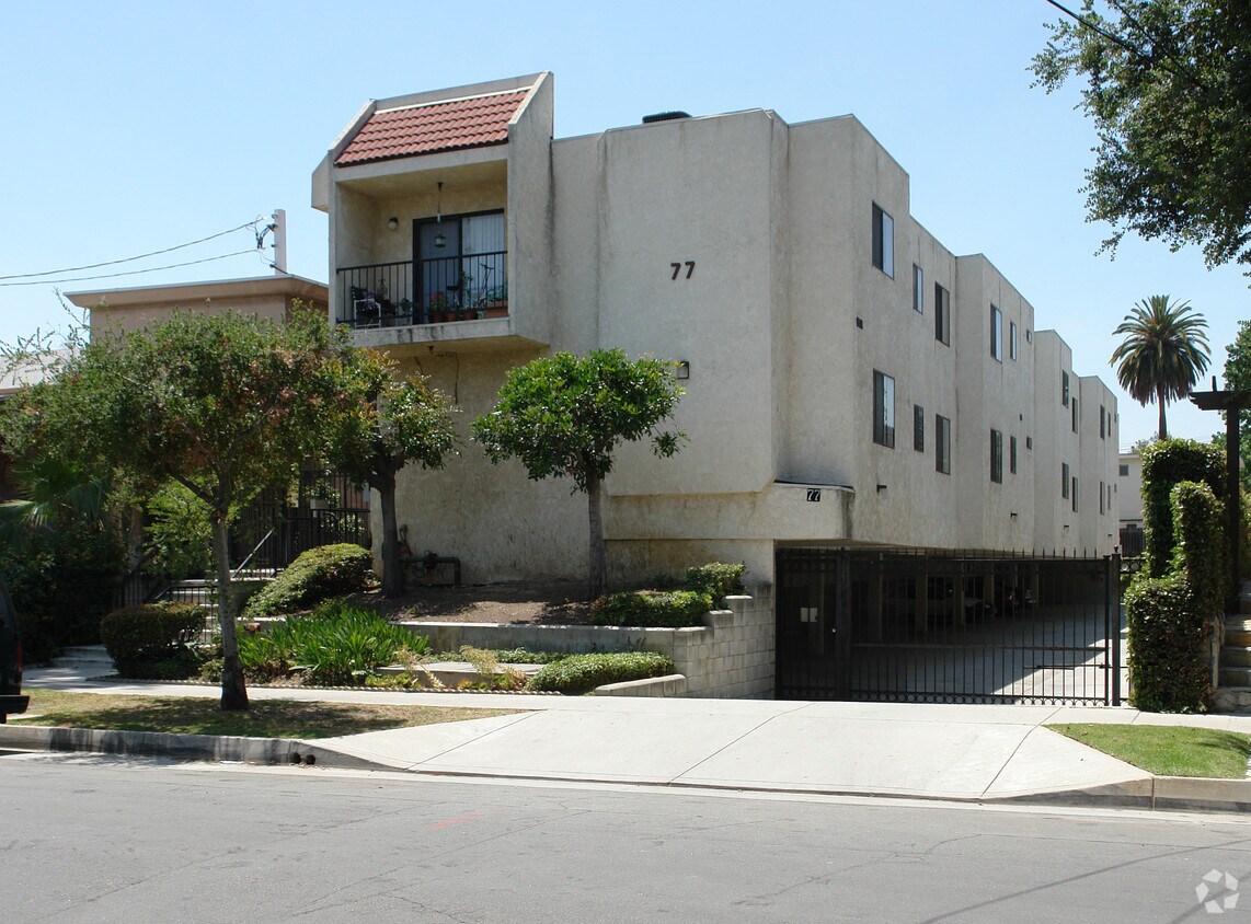 Primary Photo - 77 Colorado Blvd