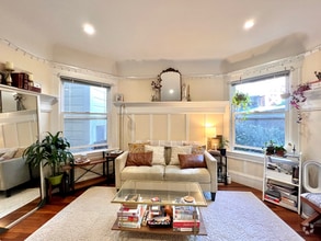 Building Photo - 624 Shrader St