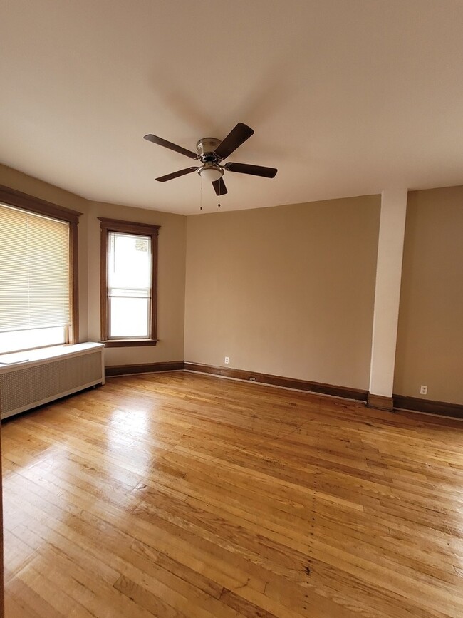 Foto del edificio - 7322 S Coles Ave