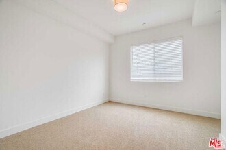 Building Photo - 13337 Beach Ave