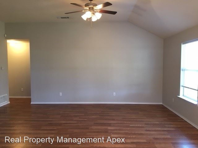 Building Photo - 3 br, 2 bath House - 2025 Sabine Dr.