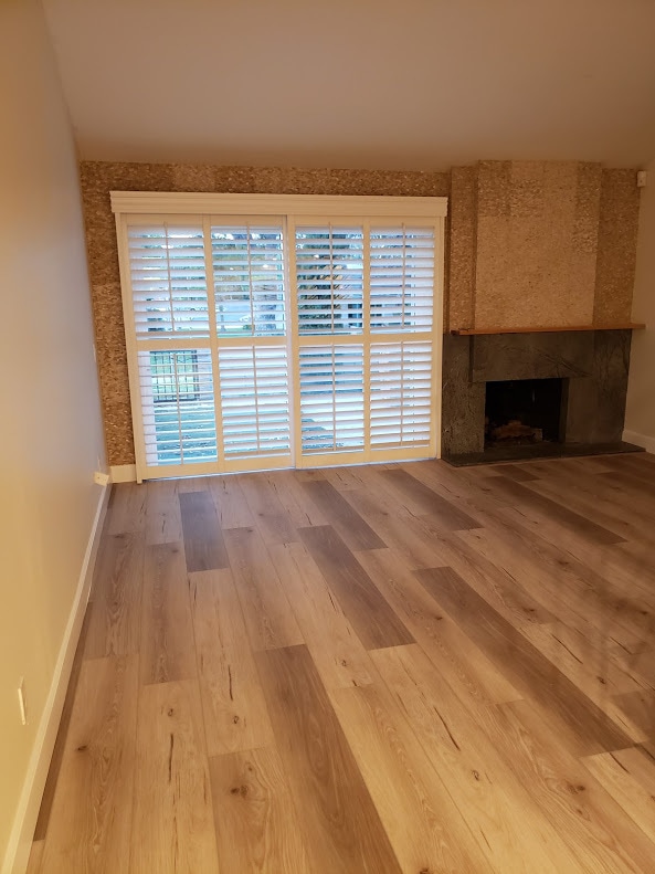 Building Photo - 5185 Thorn Tree Ln