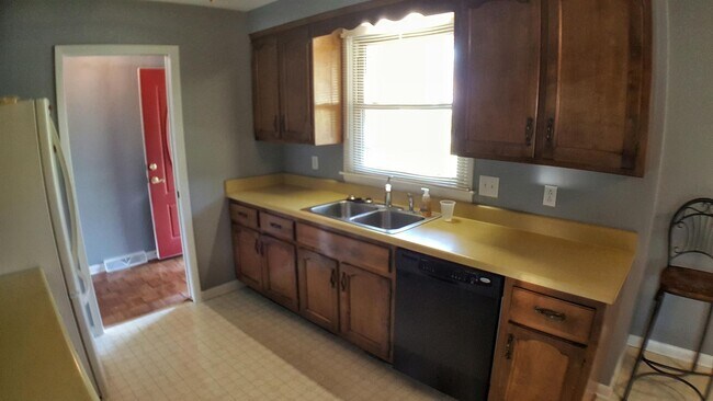 Foto del edificio - 521 Aurelia Lynn Dr