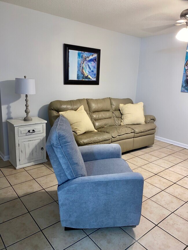 Foto del edificio - 1729 N Tallowood Dr