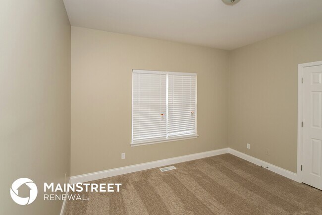 Foto del edificio - 145 Pine Springs Rd