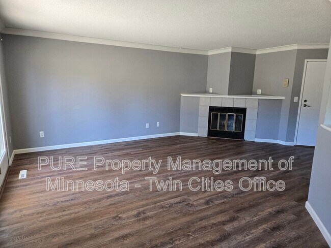 Building Photo - 3566 Blue Jay Way