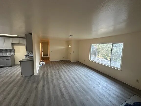 Primary Photo - 7257 Tustin Rd