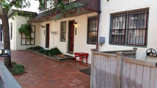 Building Photo - 309 N 37th St