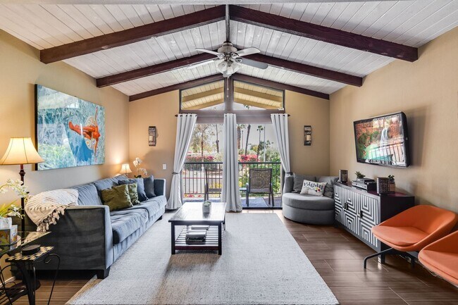 Foto del edificio - AVAILABLE NOW!! 2 Bed 2 Bath Fully Furnished Condo in Palm Springs! ****MOVE IN SPECIAL! 50% OFF ...