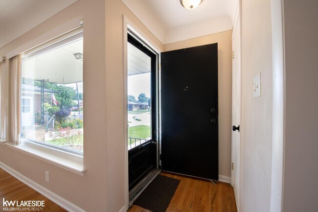 Foto del edificio - 24921 Wood St
