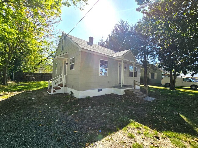 Building Photo - 504 Prince St