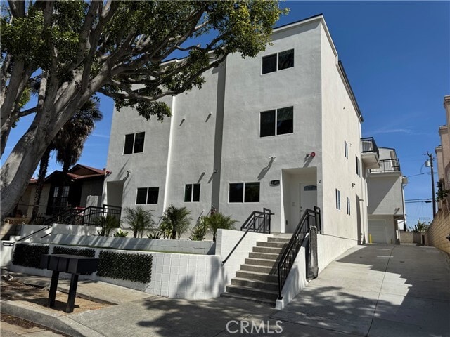 Building Photo - 11602 Valley View Ave
