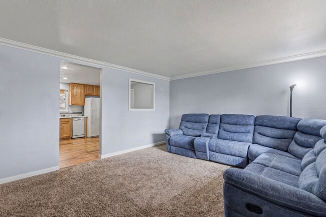 Building Photo - 695 Calle Entrada