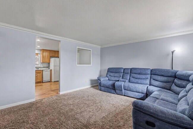 Foto del edificio - 695 Calle Entrada