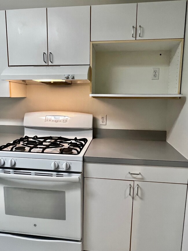New energy star appliances - 1047 Danby Rd