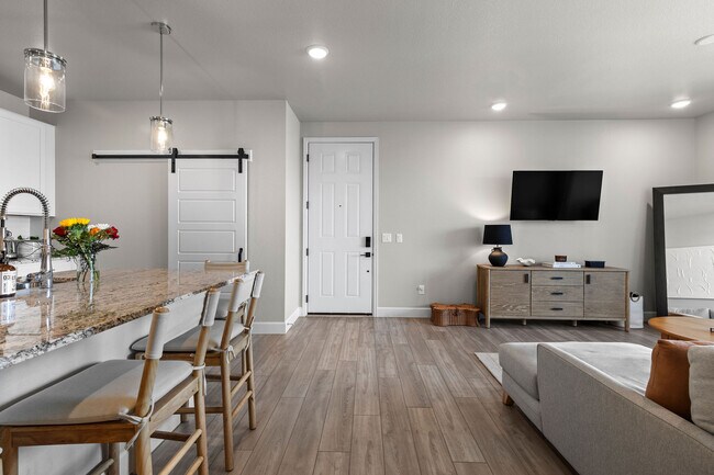 Foto del edificio - 16881 Askins Loop