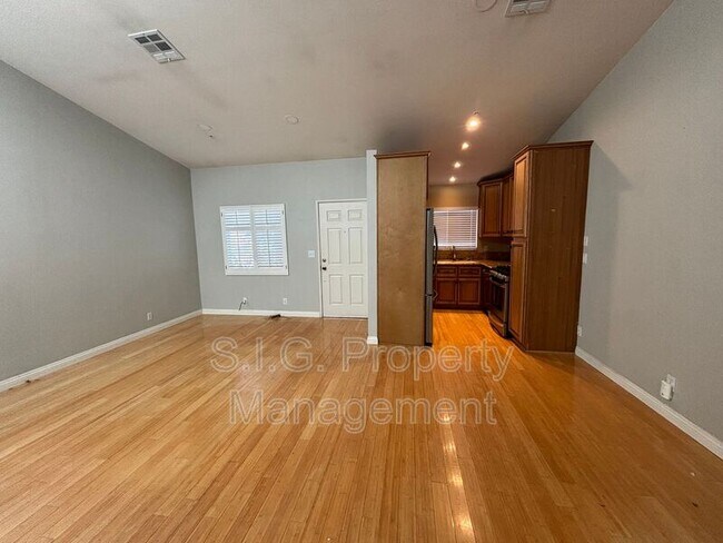 Foto del edificio - 11377 Osborne Pl