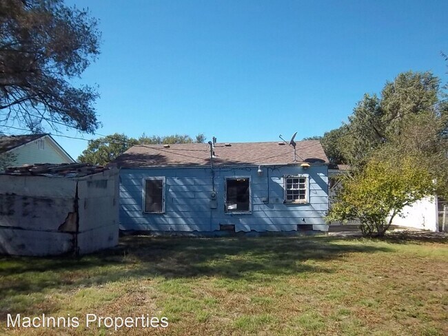 Building Photo - 2 br, 1 bath House - 1406 N Lake St