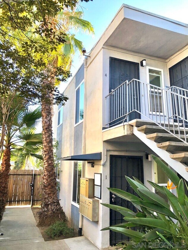 Foto principal - 3204 Collier Ave