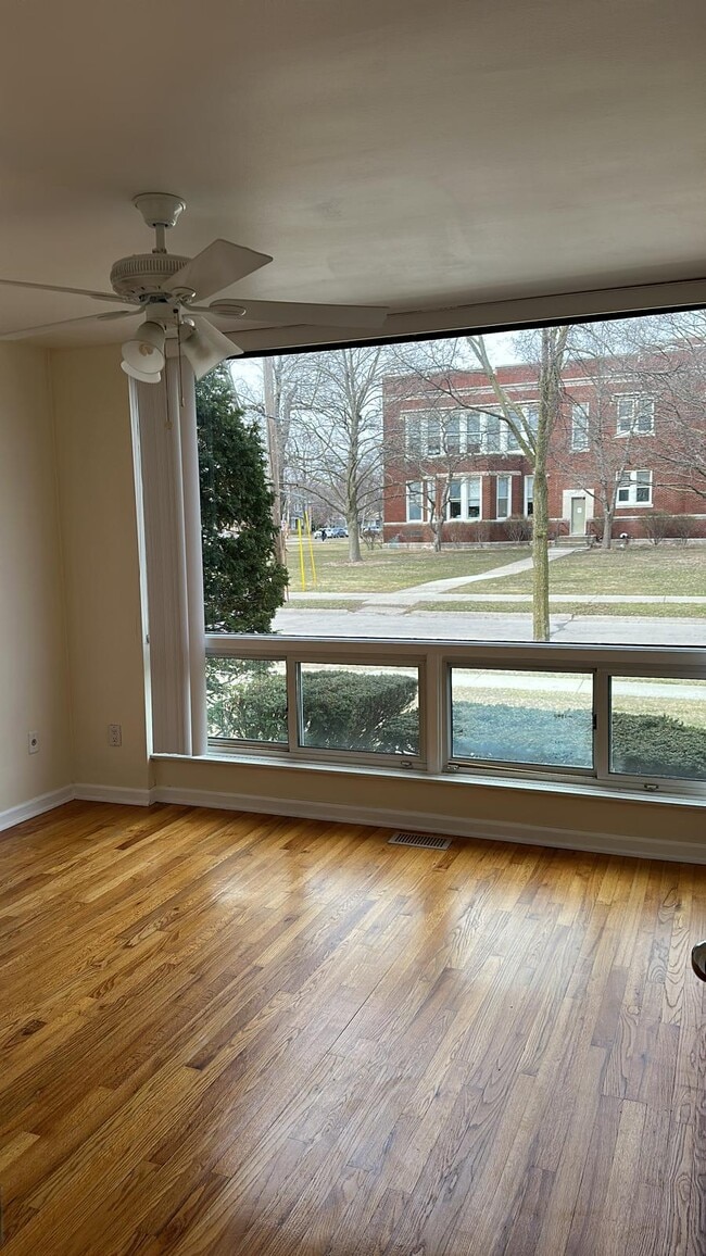 Building Photo - 150 Bird Ave