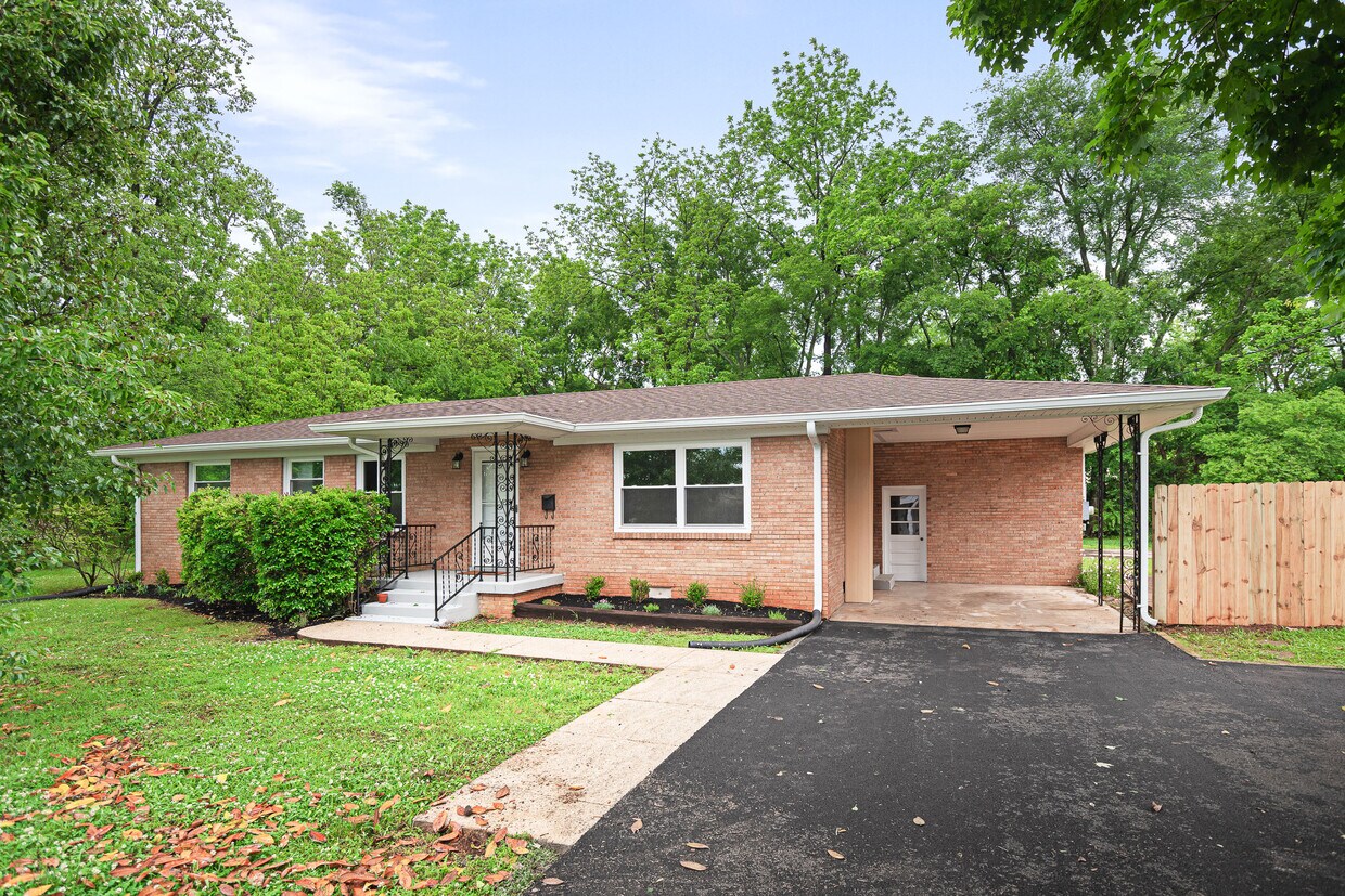 Primary Photo - 101 Arnold Ln