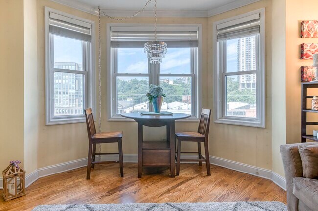 Foto del edificio - 915 Madison St