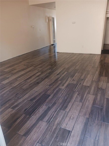 Foto del edificio - 1451 W 105th St