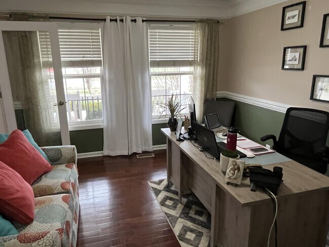 Foto del edificio - 652 Winding Bluff Way