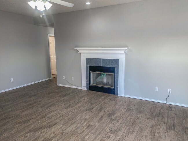 Building Photo - 6704 4th St