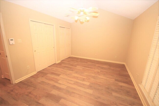 Building Photo - 1643 Oaken Bucket Dr