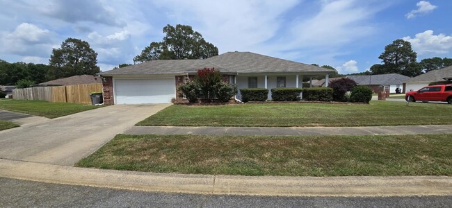 Foto del edificio - Charming and specious   3BR House in Bryant