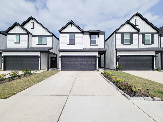 Building Photo - 3223 Creston Gate Dr