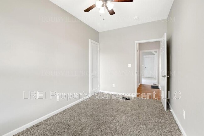 Foto del edificio - 4141 W Market St