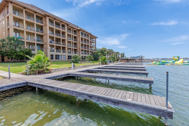 Foto del edificio - 96 Island Dr