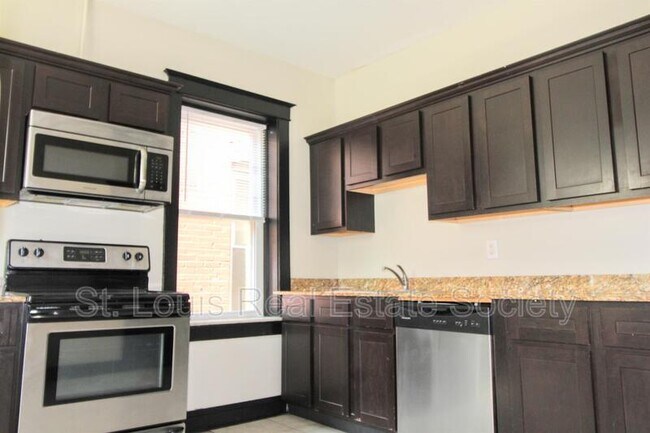 Foto del edificio - 3001 S Compton Ave