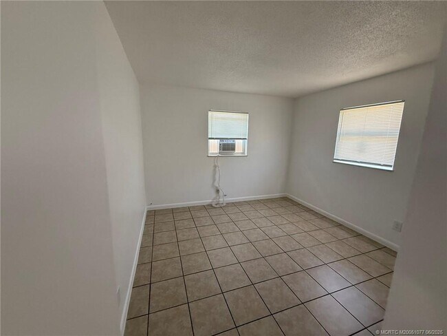 Foto del edificio - 1865 40th Ave