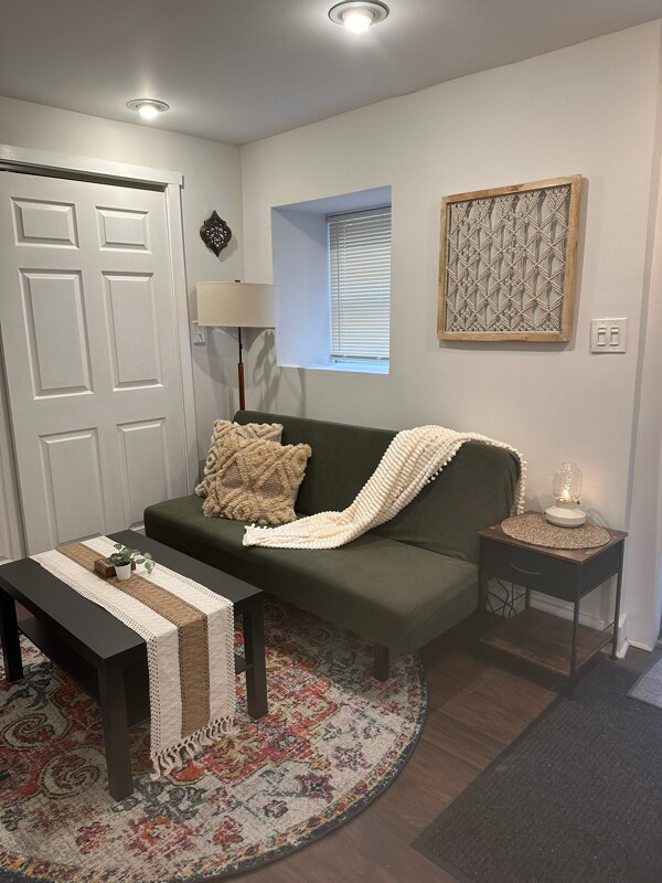 Foto del edificio - 6855 N Franklin St