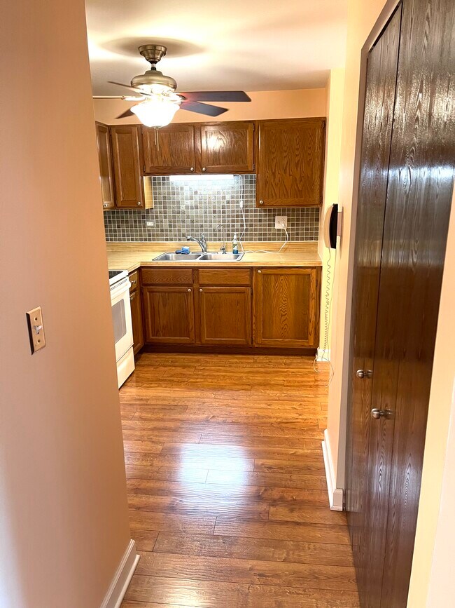 Foto del edificio - 1275 E Baldwin Ln