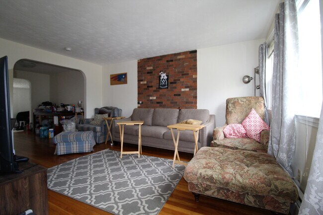 Foto del edificio - 63 Vincent Rd