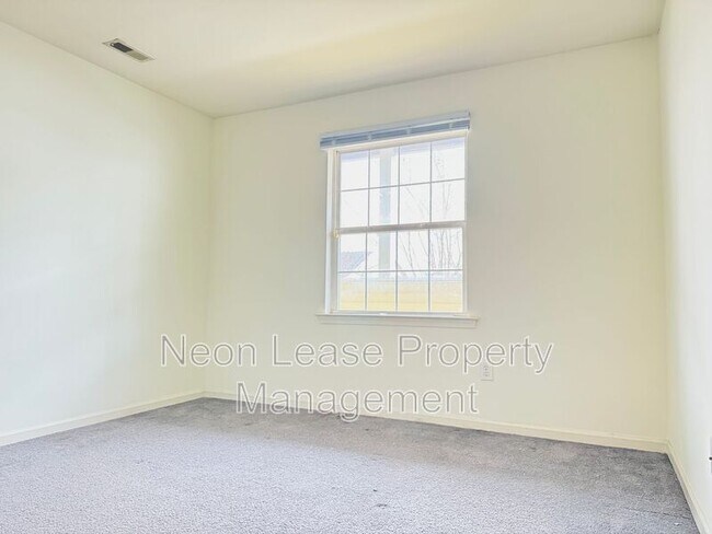 Foto del edificio - 17275 King Philip Way