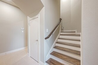 Building Photo - 4001 Dallas St