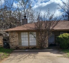 Building Photo - 525 Claire Ct