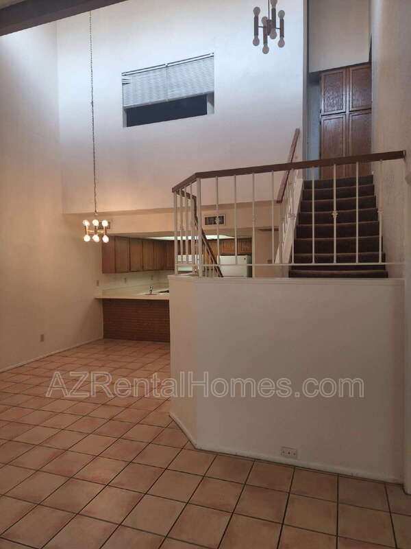Building Photo - 609 E Mesquite Cir
