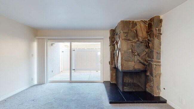 Building Photo - Spacious & Updated 2-Bedroom Unit in Studi...